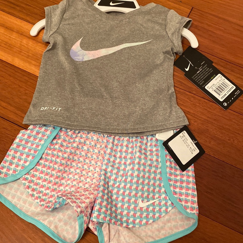 Nike girls 2pc set